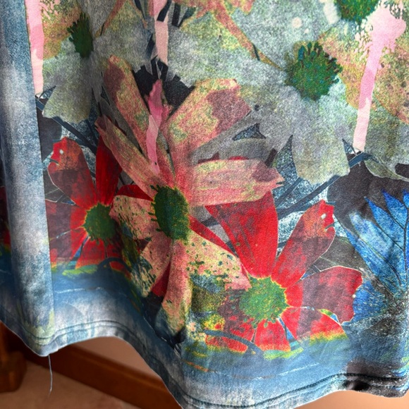 🌸 Floral Flowy Tunic with Pleating 🌸 - Picture 4 of 12